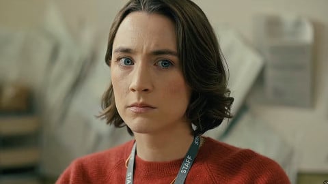Saoirse Ronan and the Rotten Apple: Official Italian Trailer for the Dark Comedy Bad Apples